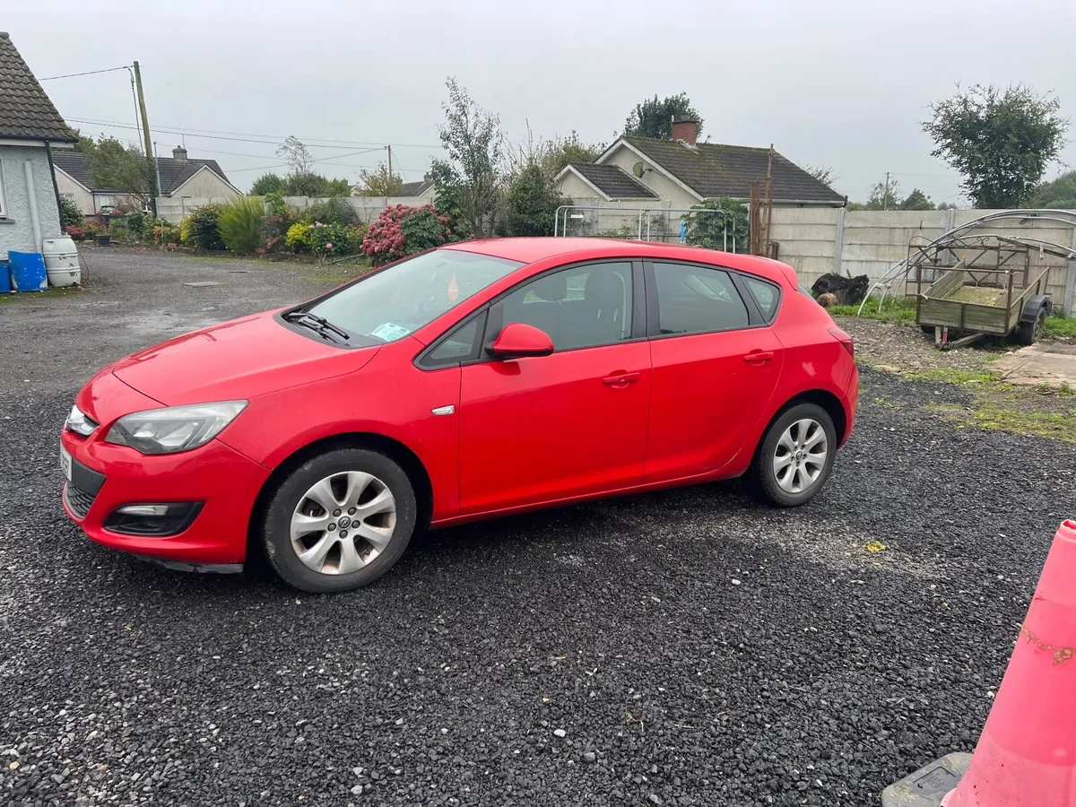 Opel Astra 2014 - Image 3
