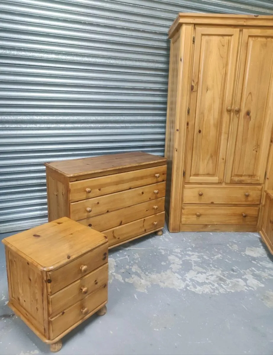 Solid pine bedroom set *Delivery - Image 4