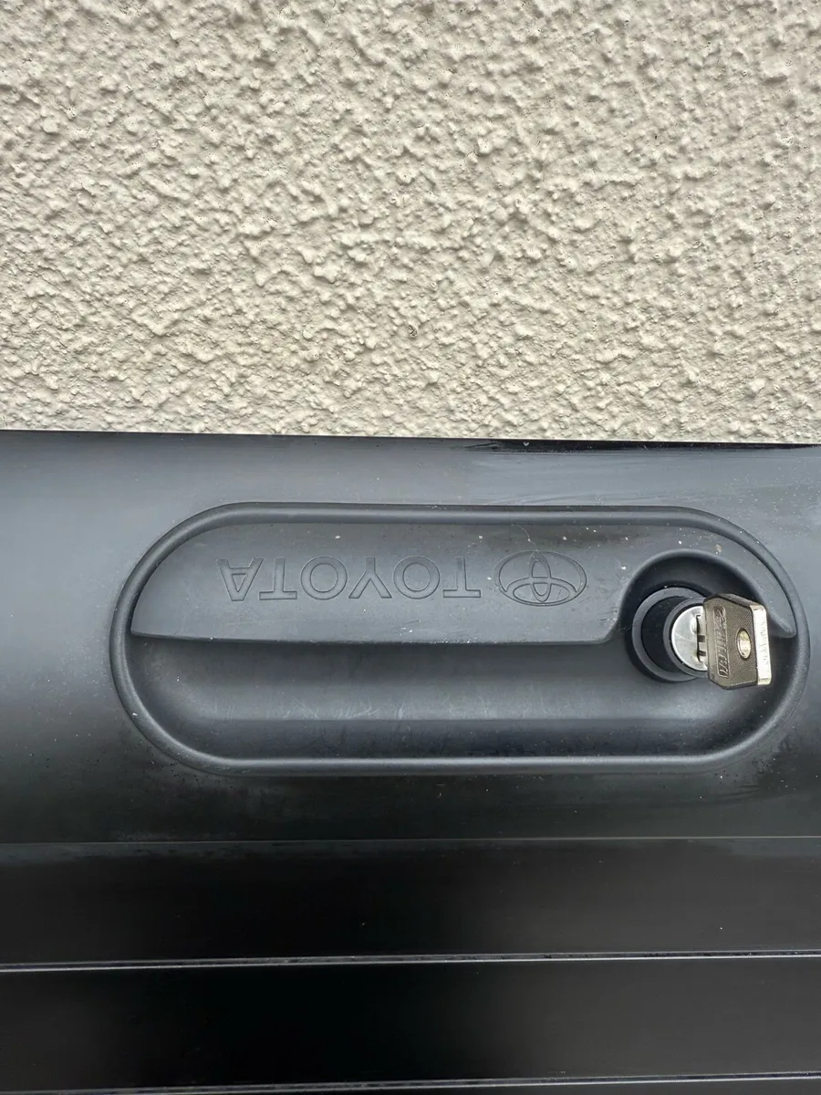 Toyota Hilux Roller shutter cover - Image 2