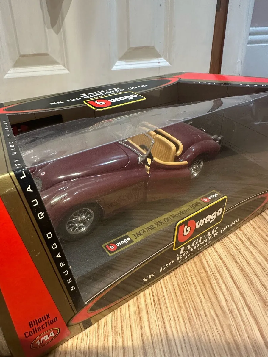 Bburago | Jaguar XK 120 Roadster 1948 - Image 2