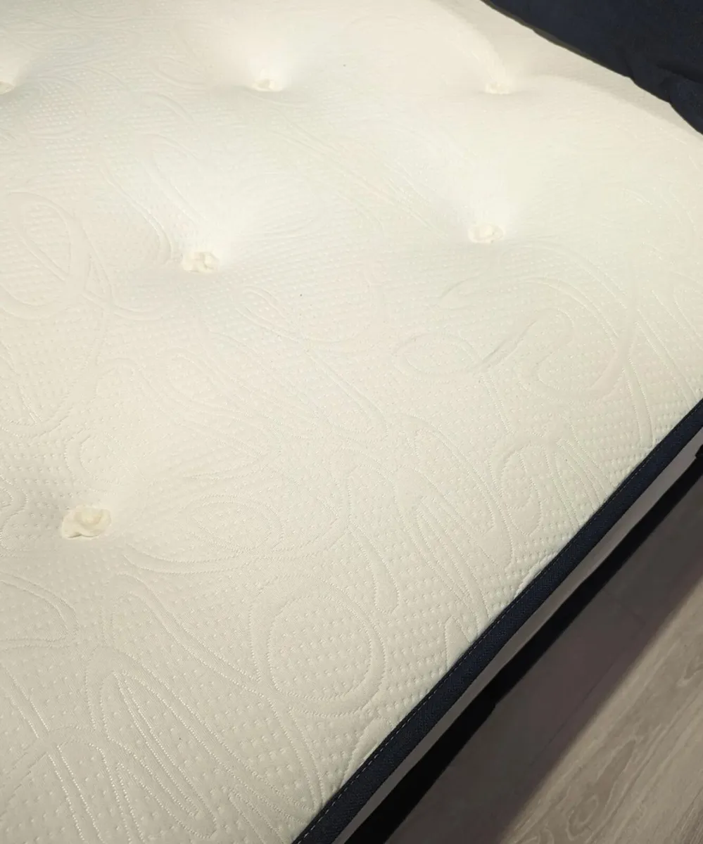 ** 5 foot Respa mattress ** - Image 3