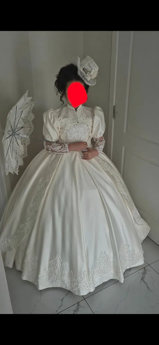 Communion dress - Image 1