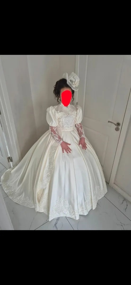 Communion dress - Image 3