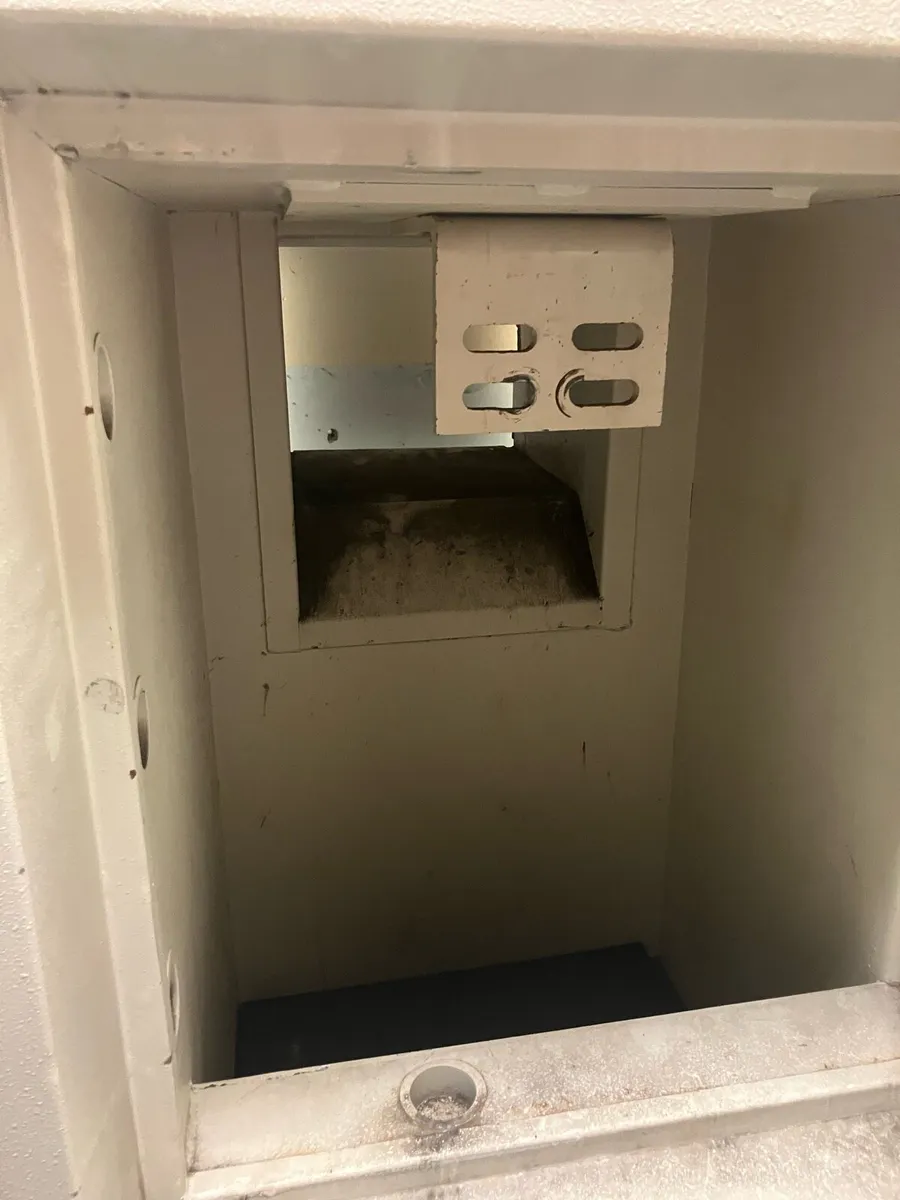 Safe - Image 3