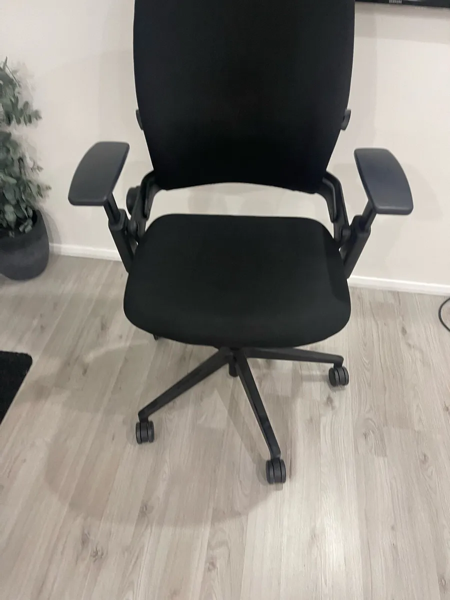 Steelcase Leap V2 Office Chair - Image 3