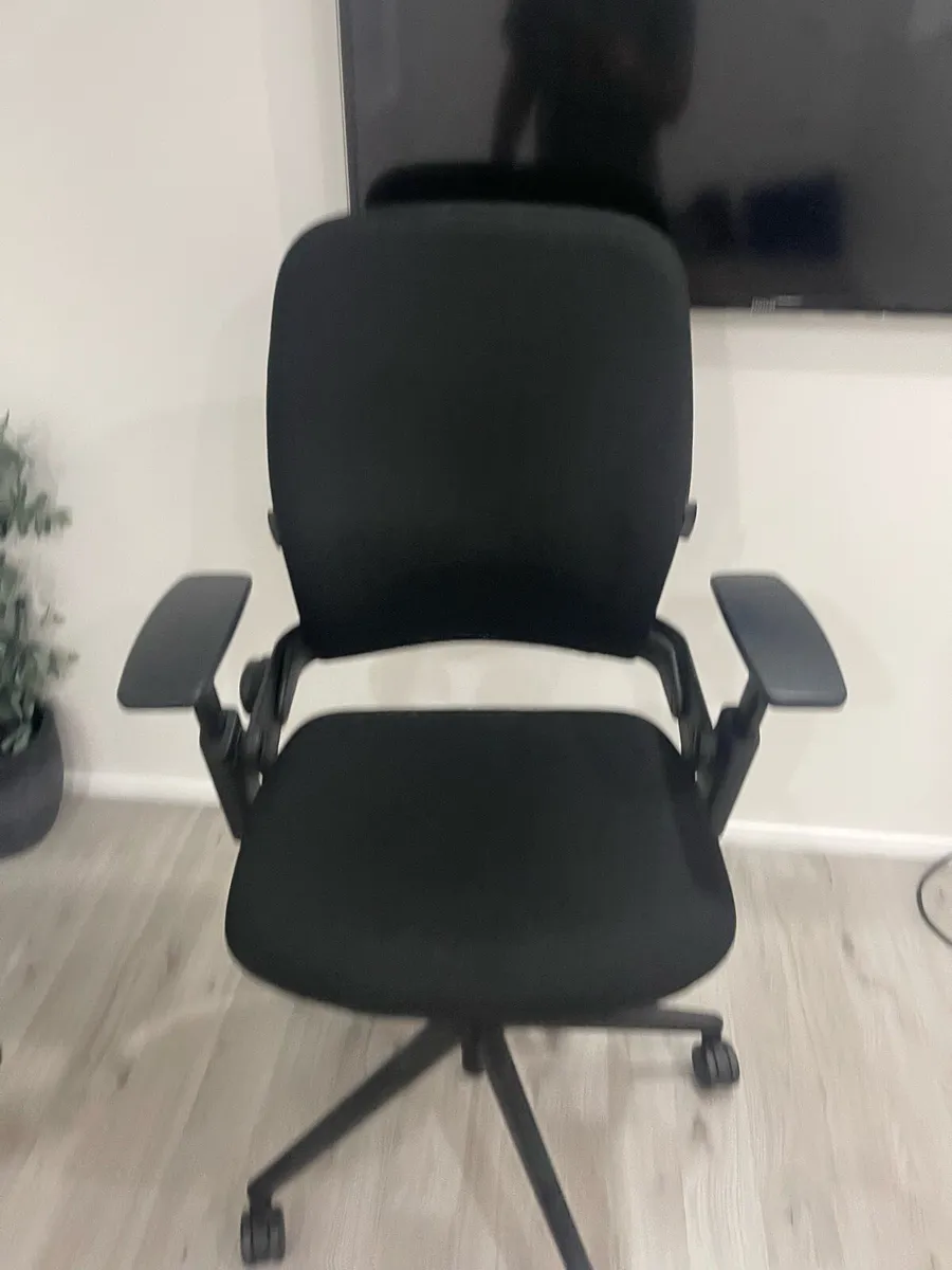Steelcase Leap V2 Office Chair - Image 4