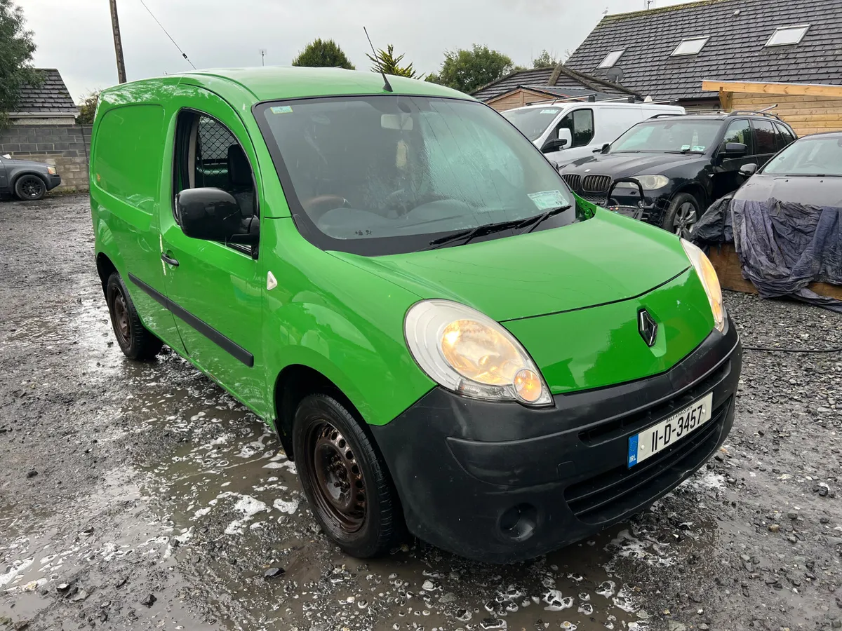 2011 Renault Kangoo no damage drive away - Image 1