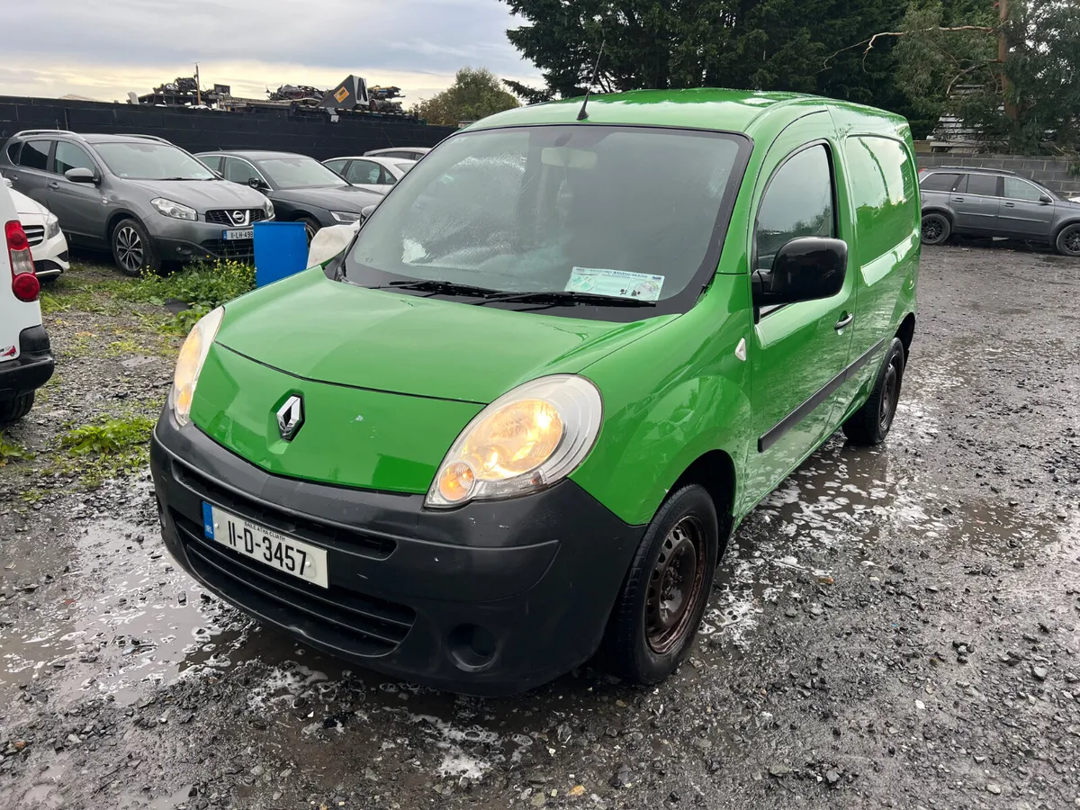2011 Renault Kangoo no damage drive away - Image 3