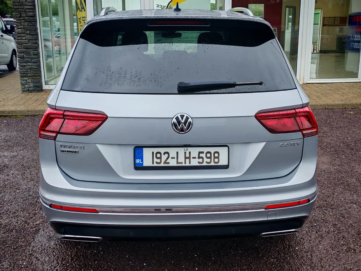 VOLKSWAGEN TIGUAN A7 R-LINE 2.0 TDI MANUAL 6SPEED - Image 3