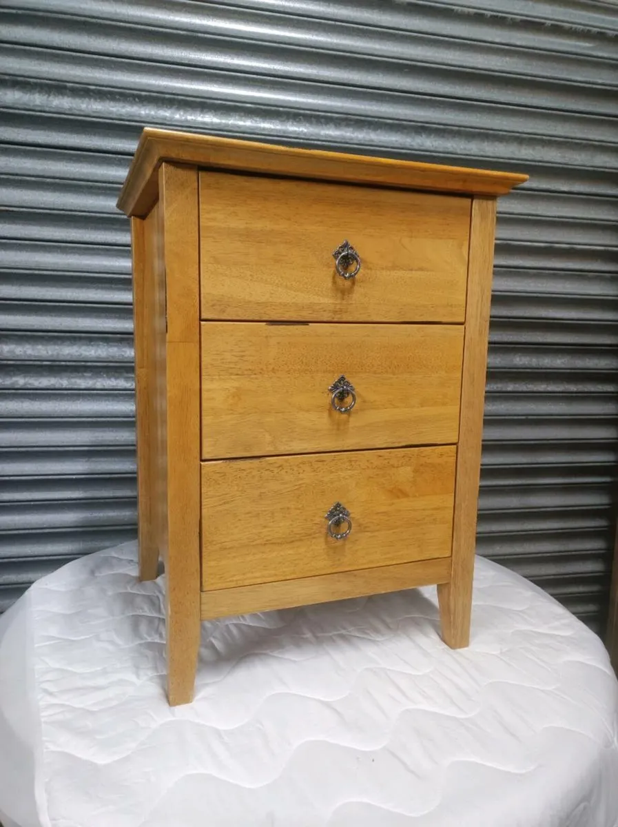 Solid oak wooden bedside locker - Image 1