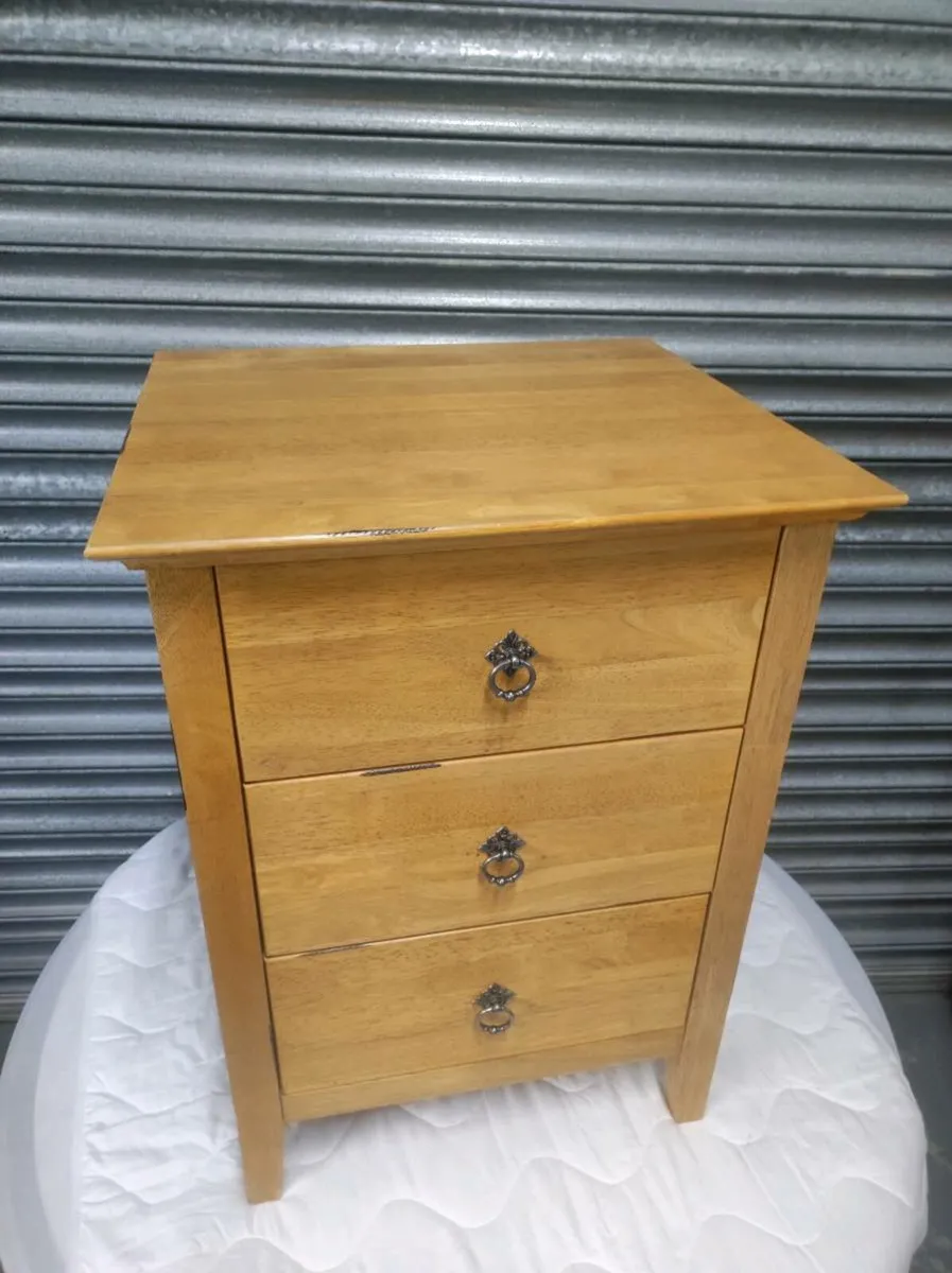 Solid oak wooden bedside locker - Image 2