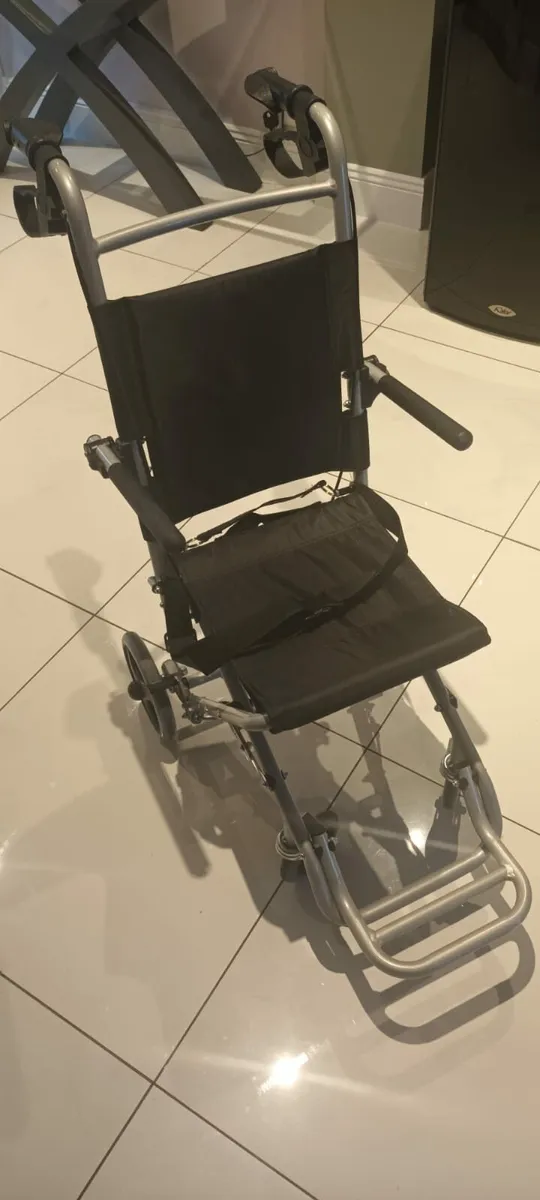 Travel chair - Image 2