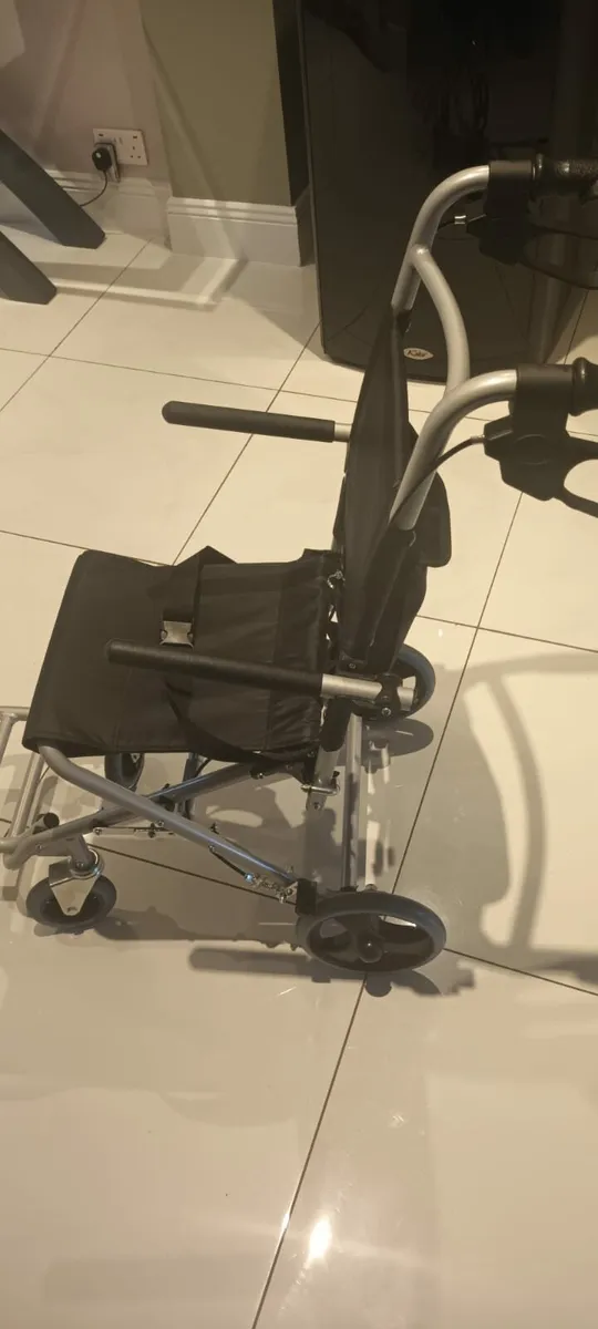 Travel chair - Image 3