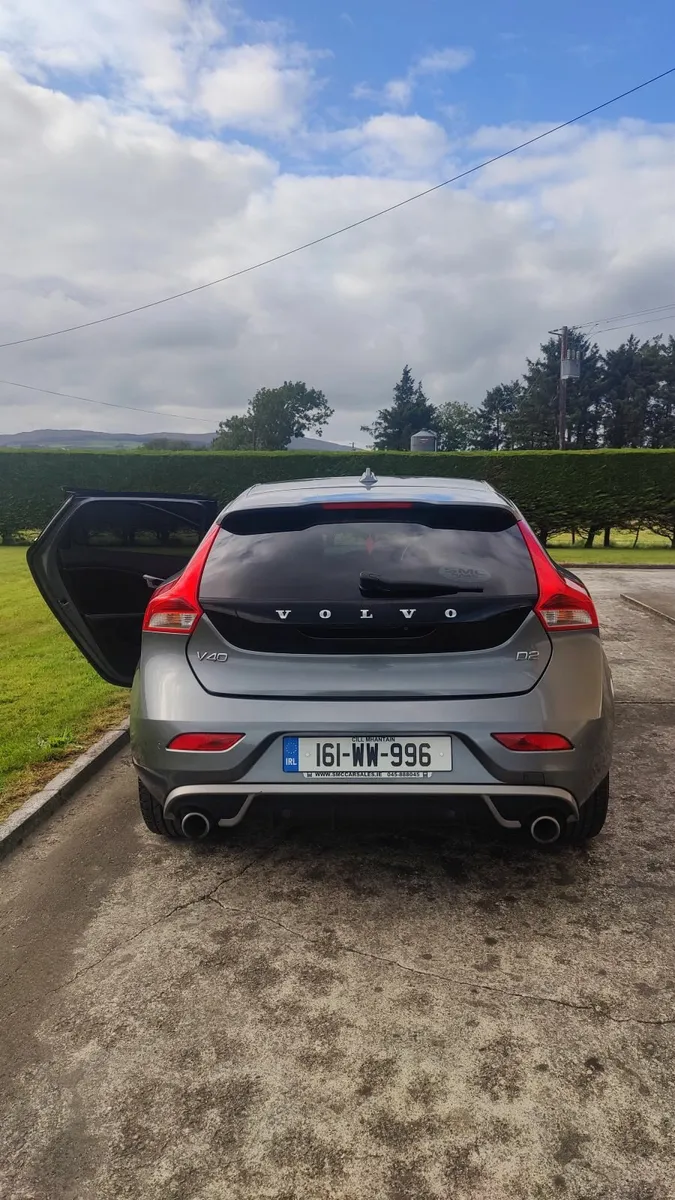 Volvo V40 2016 D2 R-DESIGN ED 5DR - Image 3