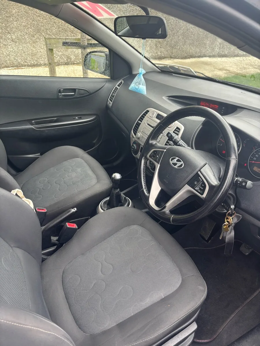 Hyundai i20 - Image 2