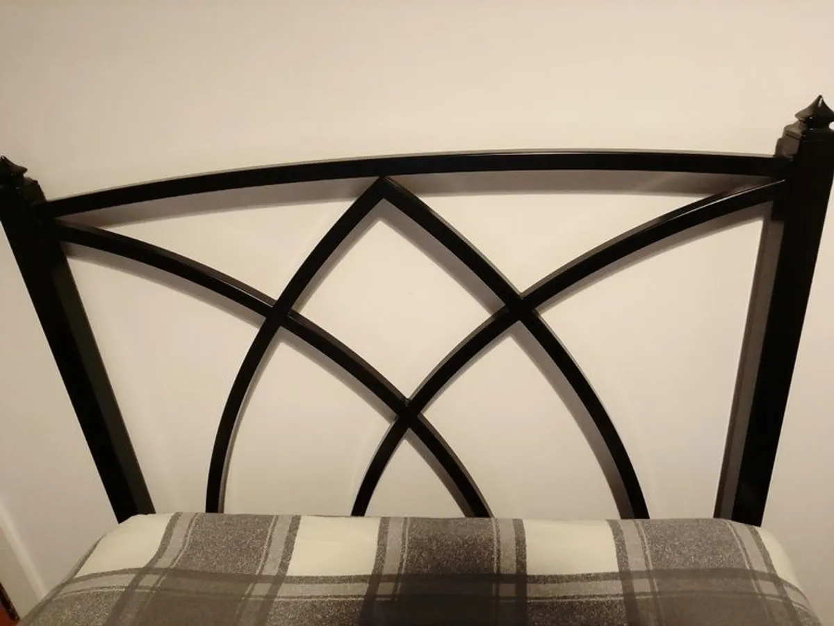Single bed - Image 2