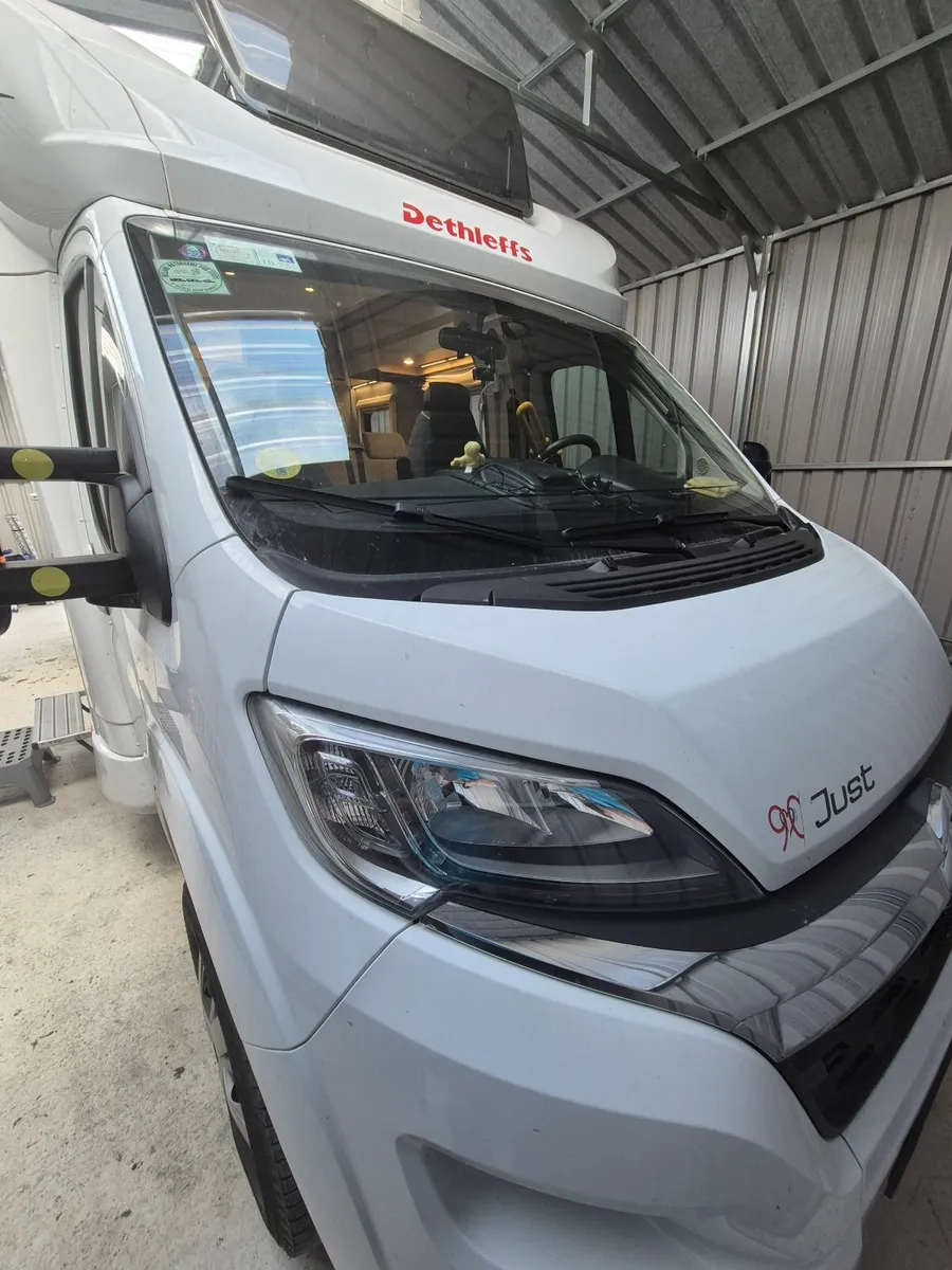 Luxury Motorhome,  Low Profile,  Semi-integrated - Image 4