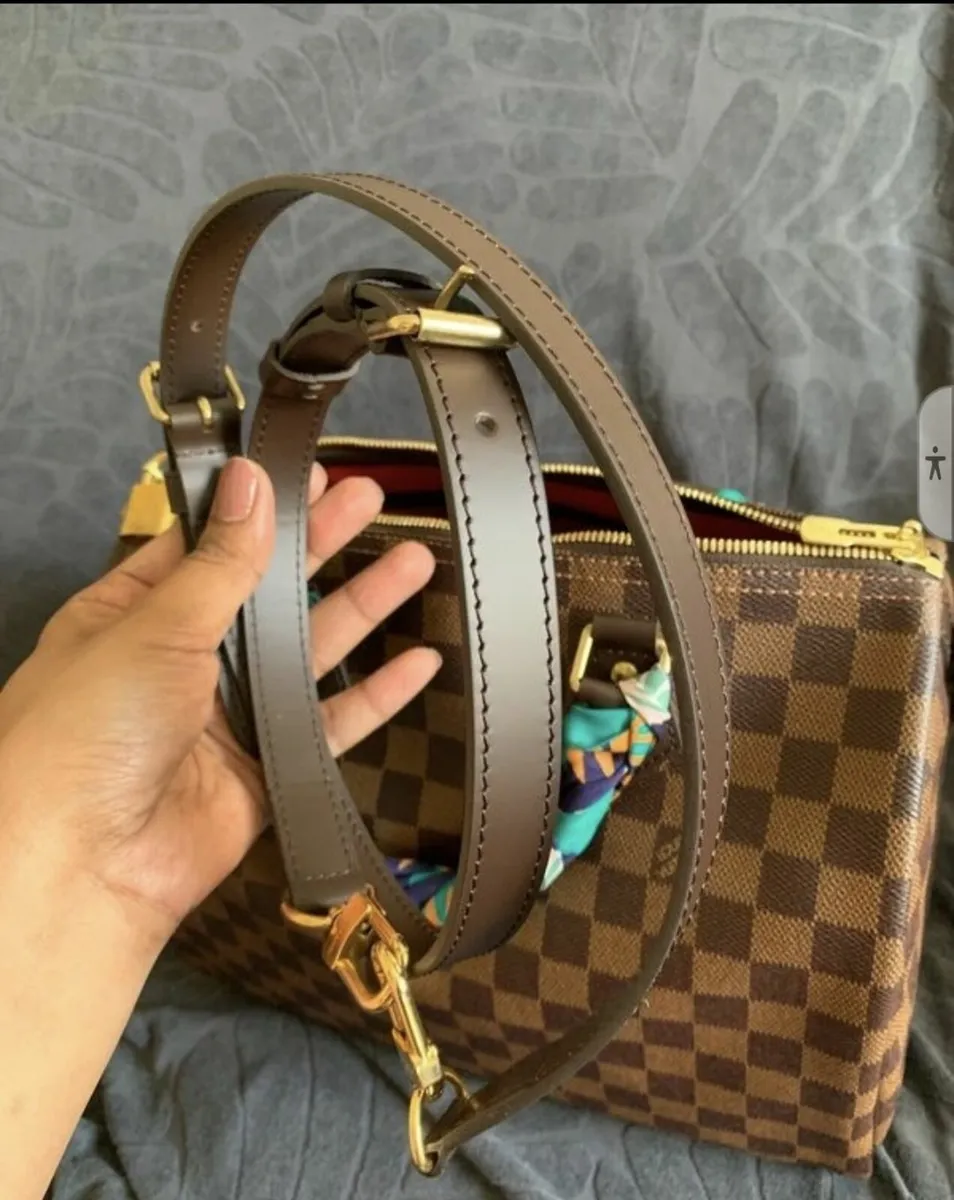 Louise Vuitton bandoulière 30 bag - Image 1