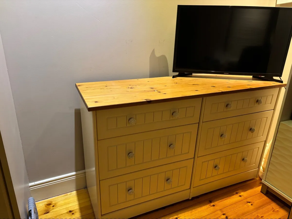 Cream Chest of drawers - Image 1