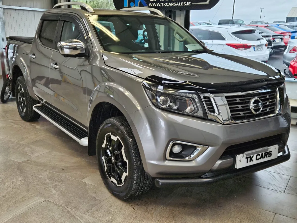 201 NISSAN NAVARA TEKNA CREW CAB COMMERCIAL - Image 1
