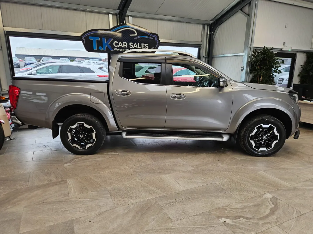 201 NISSAN NAVARA TEKNA CREW CAB COMMERCIAL - Image 4