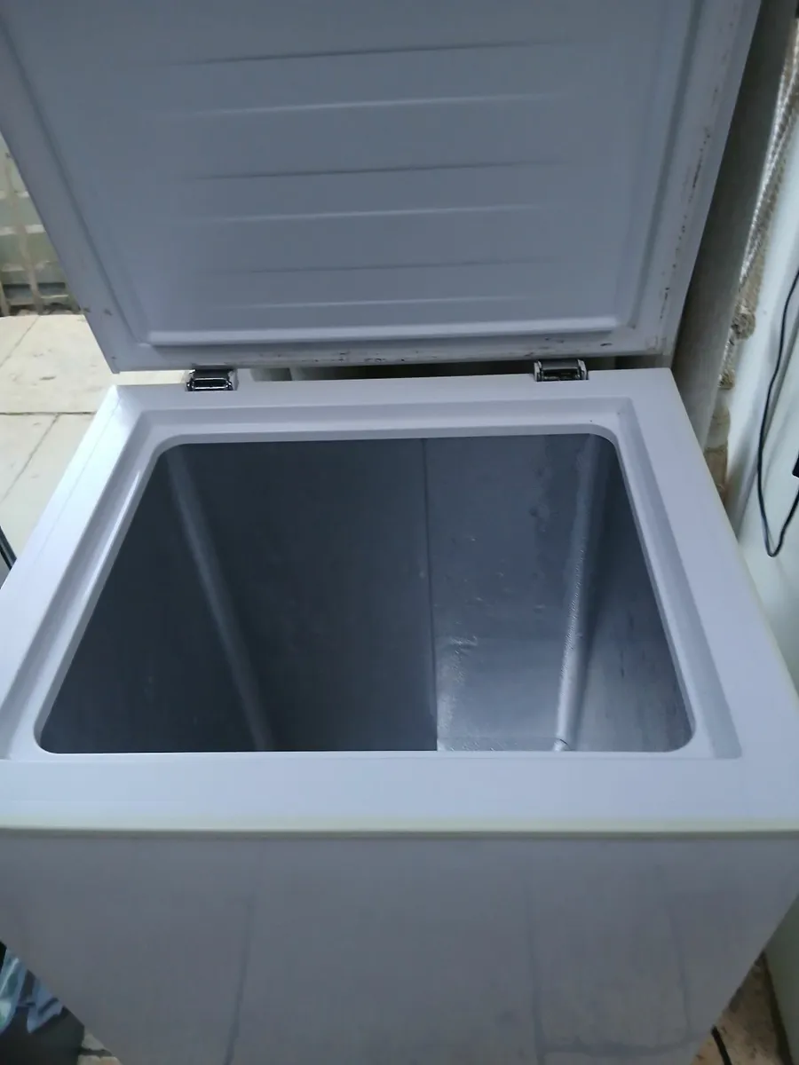 Chest Freezer - Image 4
