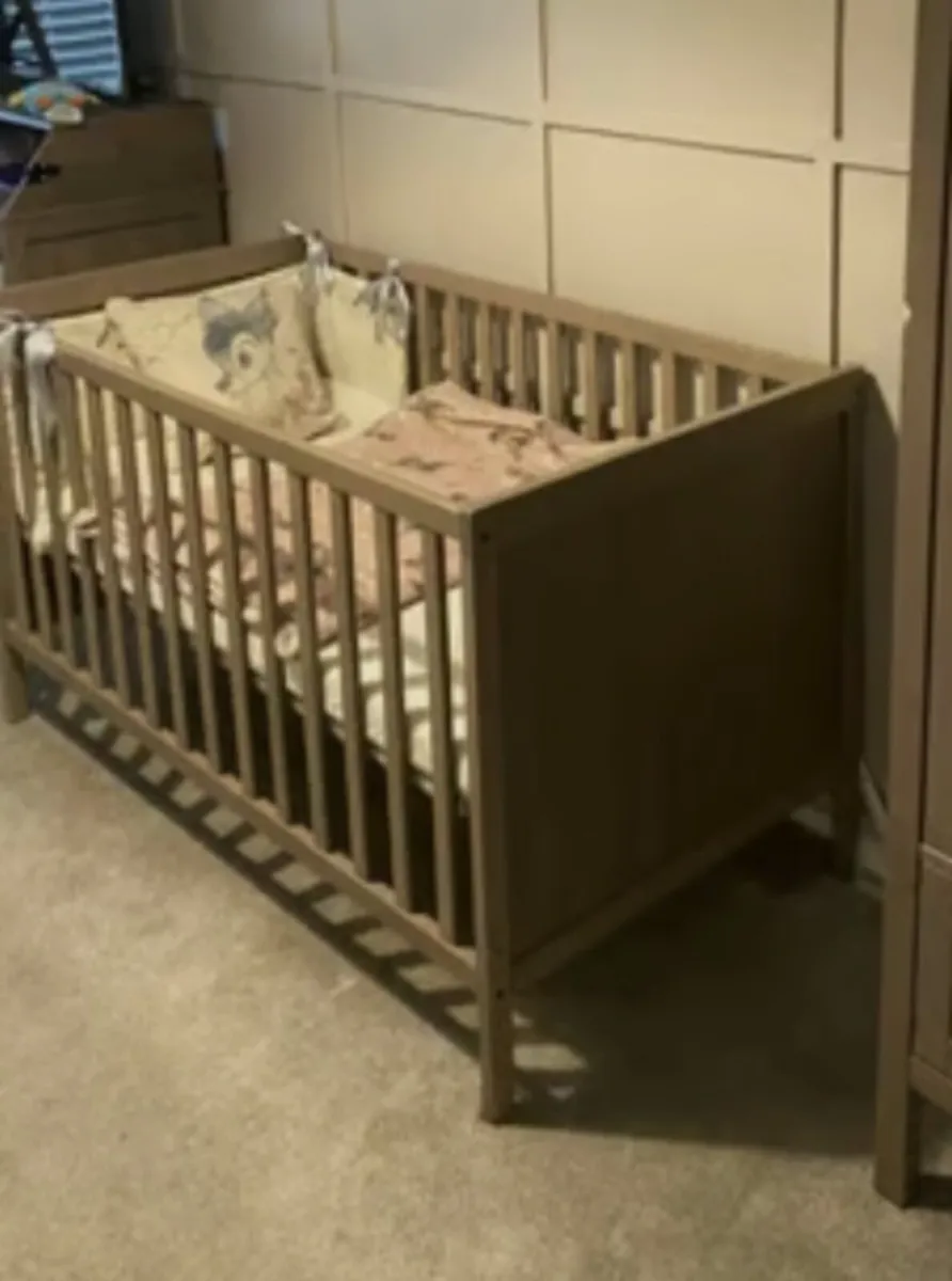 Cot - Image 1