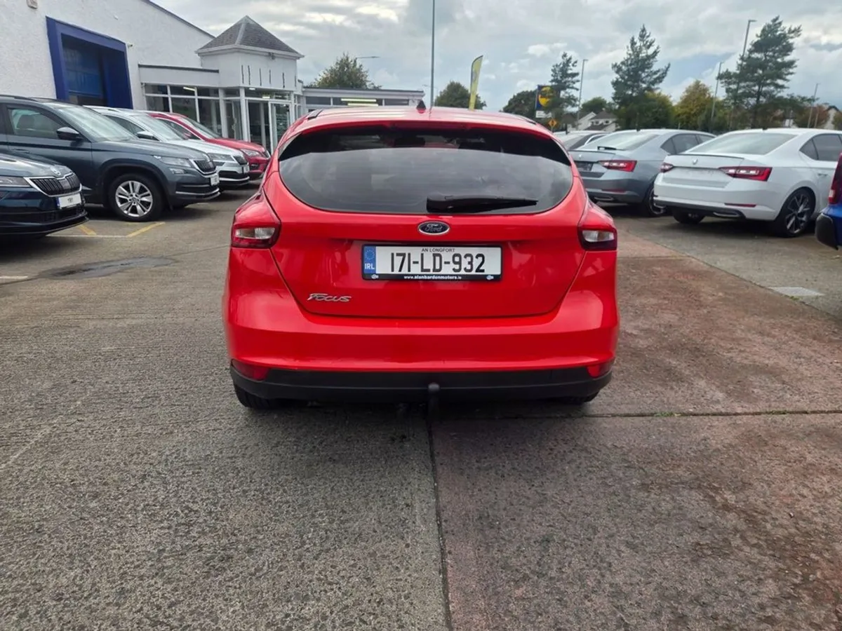 Ford Focus 1.5 Tdci Style Econetic 105PS 5DR - Image 3