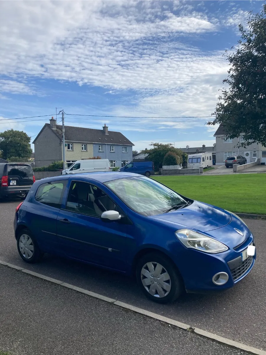 Renault Clio 2011 - Image 2