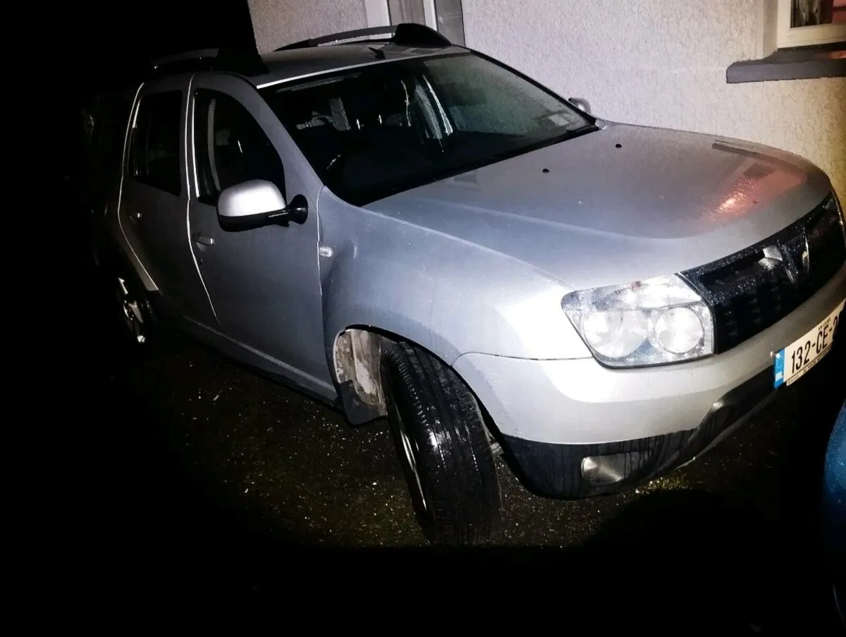 Dacia duster for parts - Image 3
