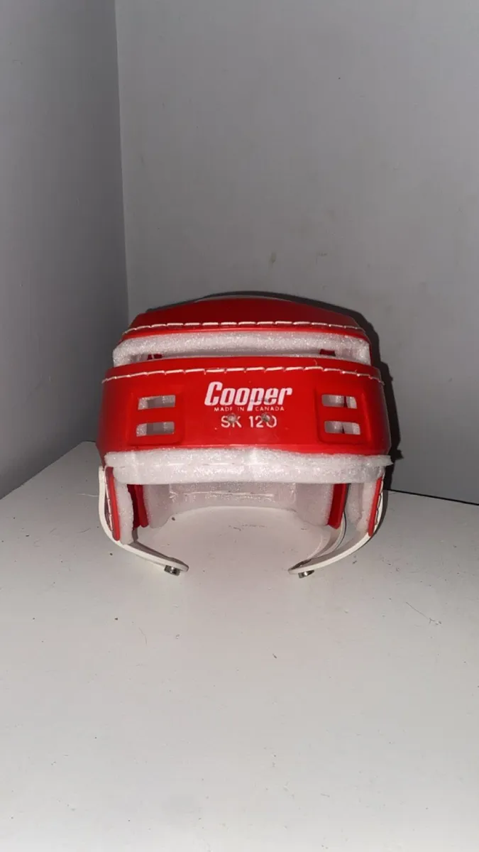 Mint red snr - Image 1