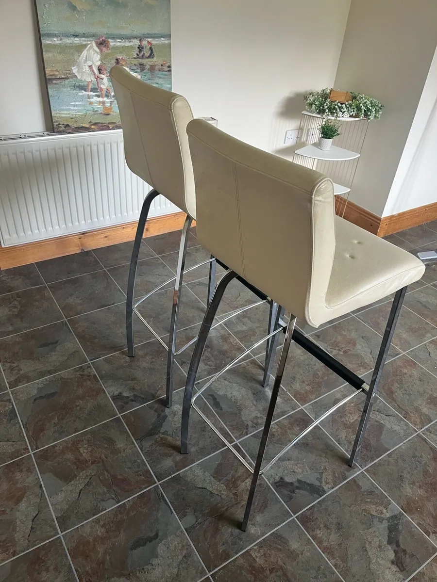 2 Designer Bar stools cream leather chrome legs - Image 3