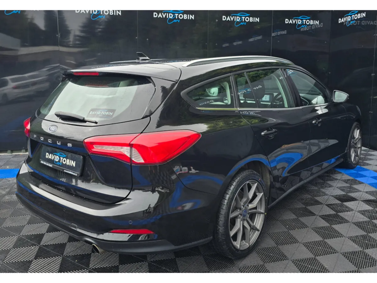Ford Focus ESTATE  ZETEC 1.5 TDCI - Image 3