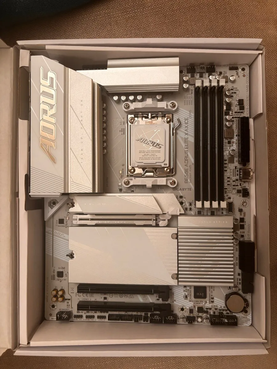 Gigabyte B650E Aorus Elite X AC ICE - Image 2