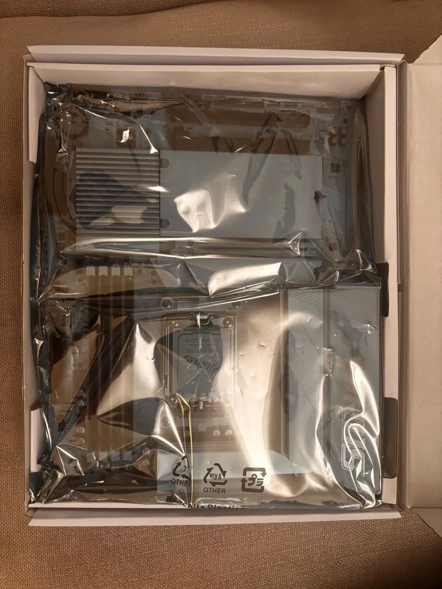 Gigabyte B650E Aorus Elite X AC ICE - Image 4