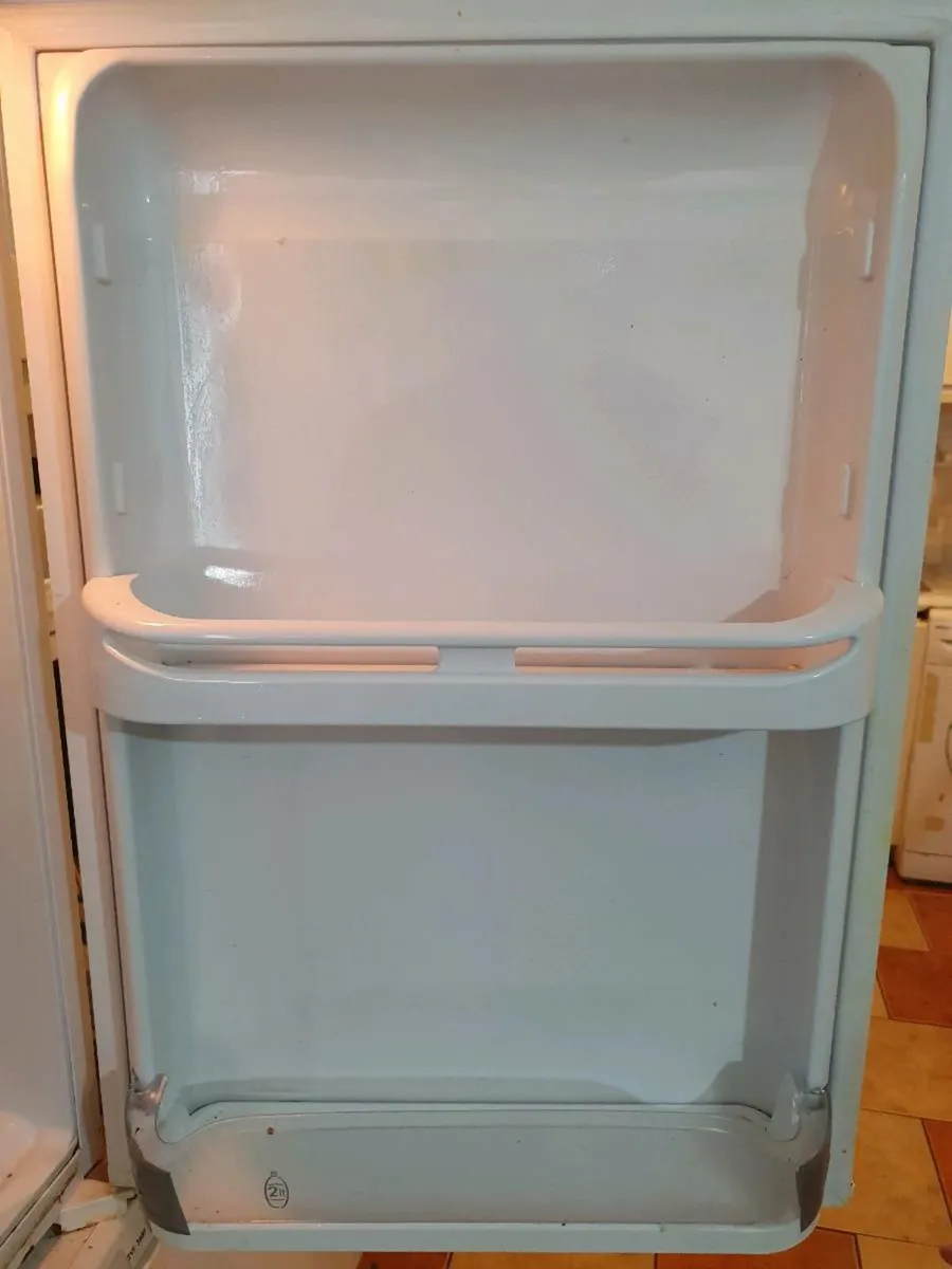 Fridge and freezer - Image 3