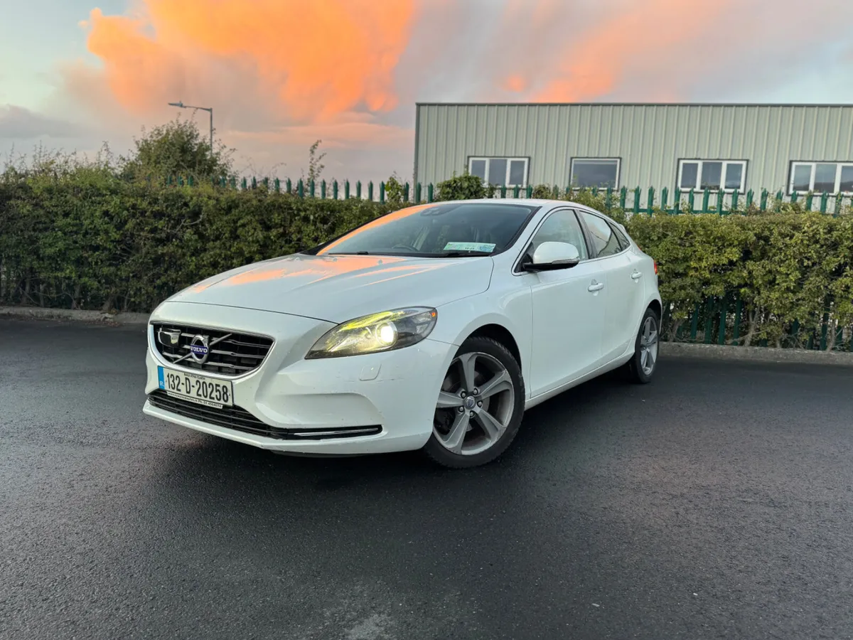Volvo V40 2013 AUTOMATIC | Low Mileage - Image 1