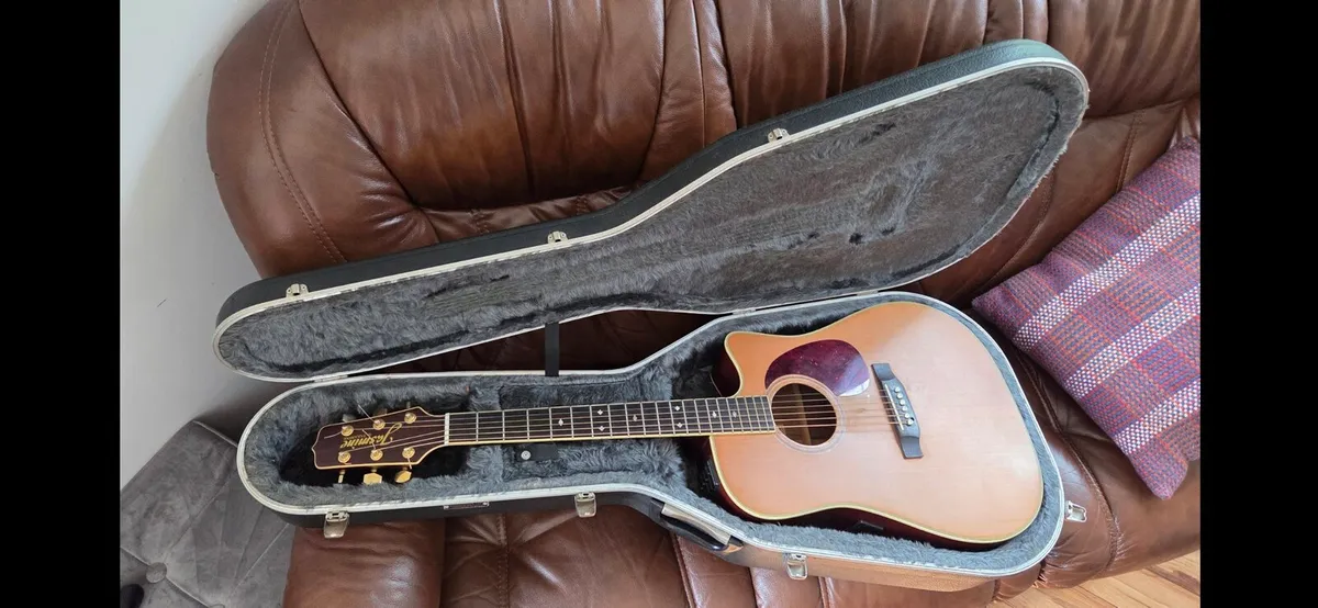 Guitar - Image 2