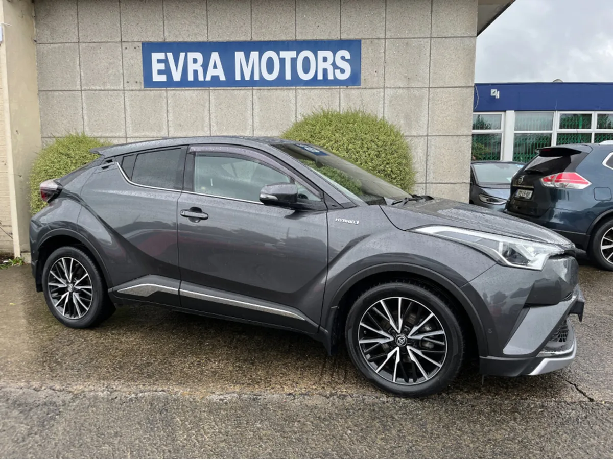 Toyota C-HR SOL AUTOMATIC HYBRID 1.8 PETROL //IRIS - Image 3