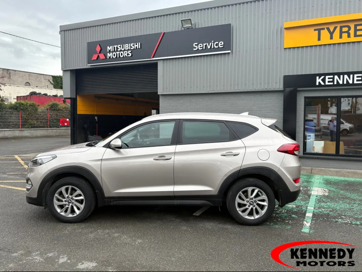 Hyundai Tucson EXECUTIVE 5DR - Image 4