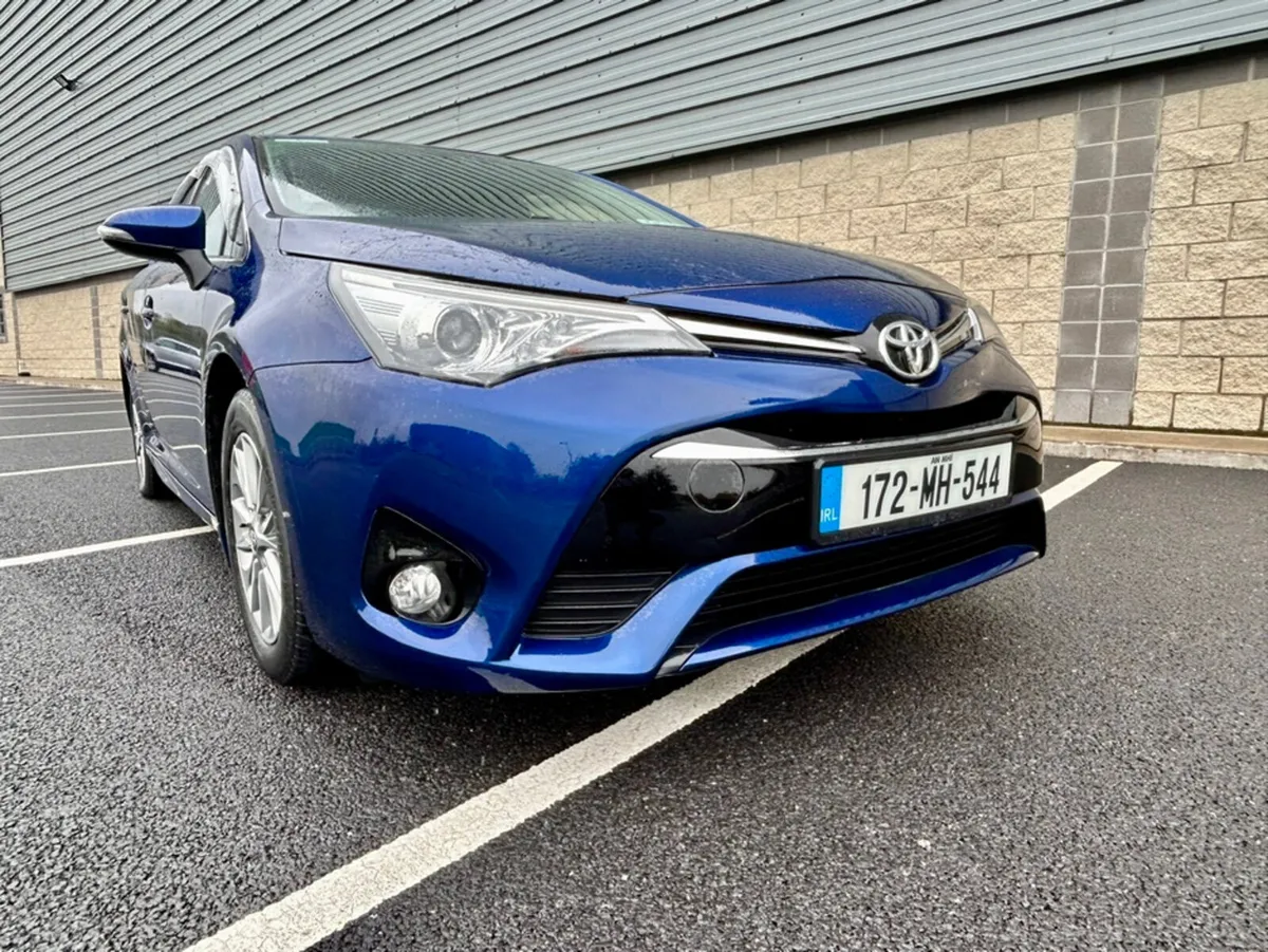 Toyota Avensis 1.6 D AURA 4DR ** LOW MILEAGE / IRI - Image 4