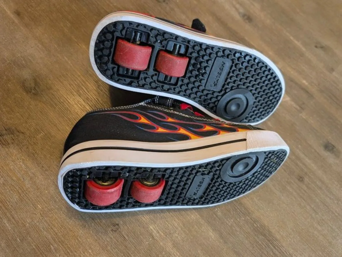 Heelys Shoes Black Red Flame Size 2 - Image 2