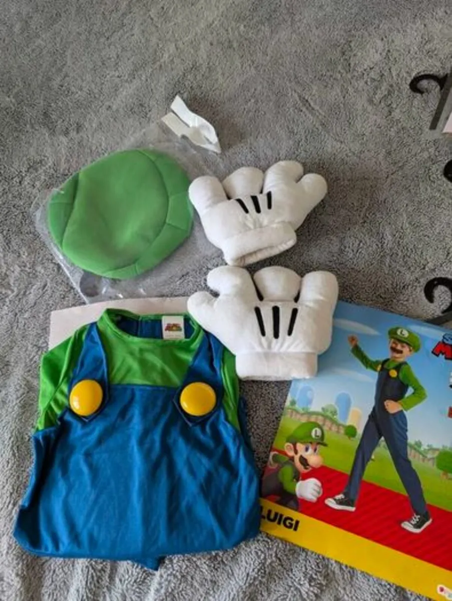 Luigi costume with hand muff 7-8 - Image 1