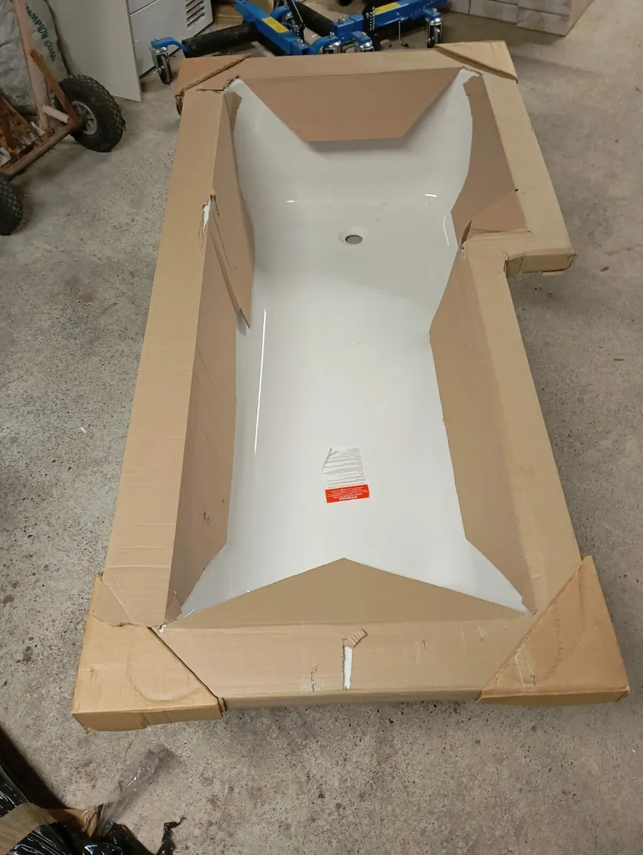 L-shaped shower bath - Image 1