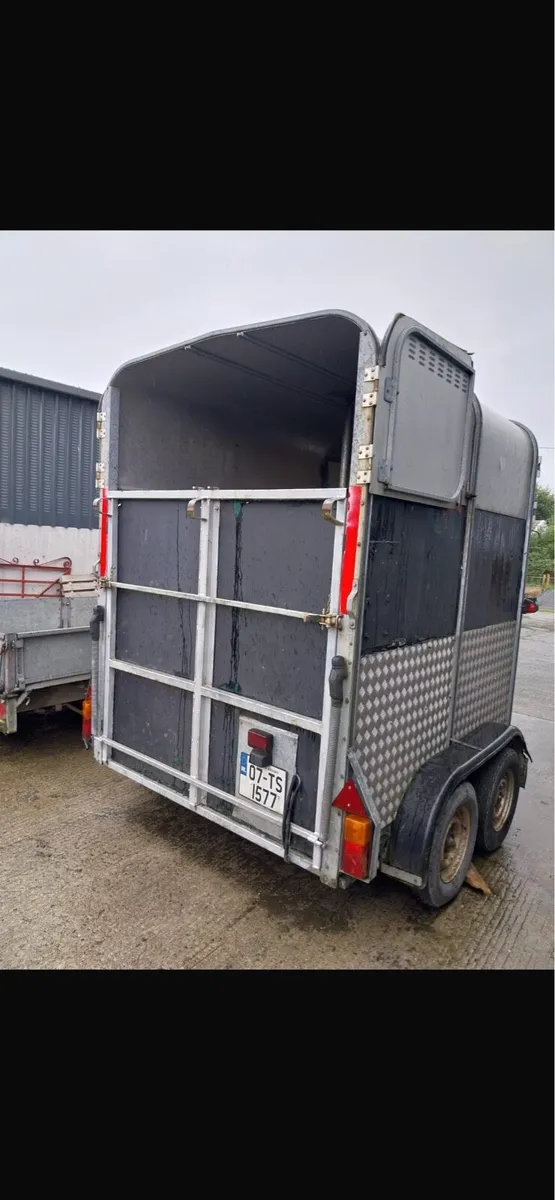 Horse box - Image 2