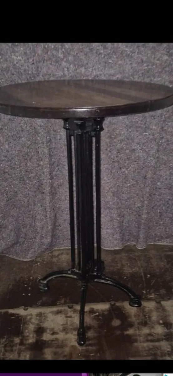 Cast iron tables - Image 1