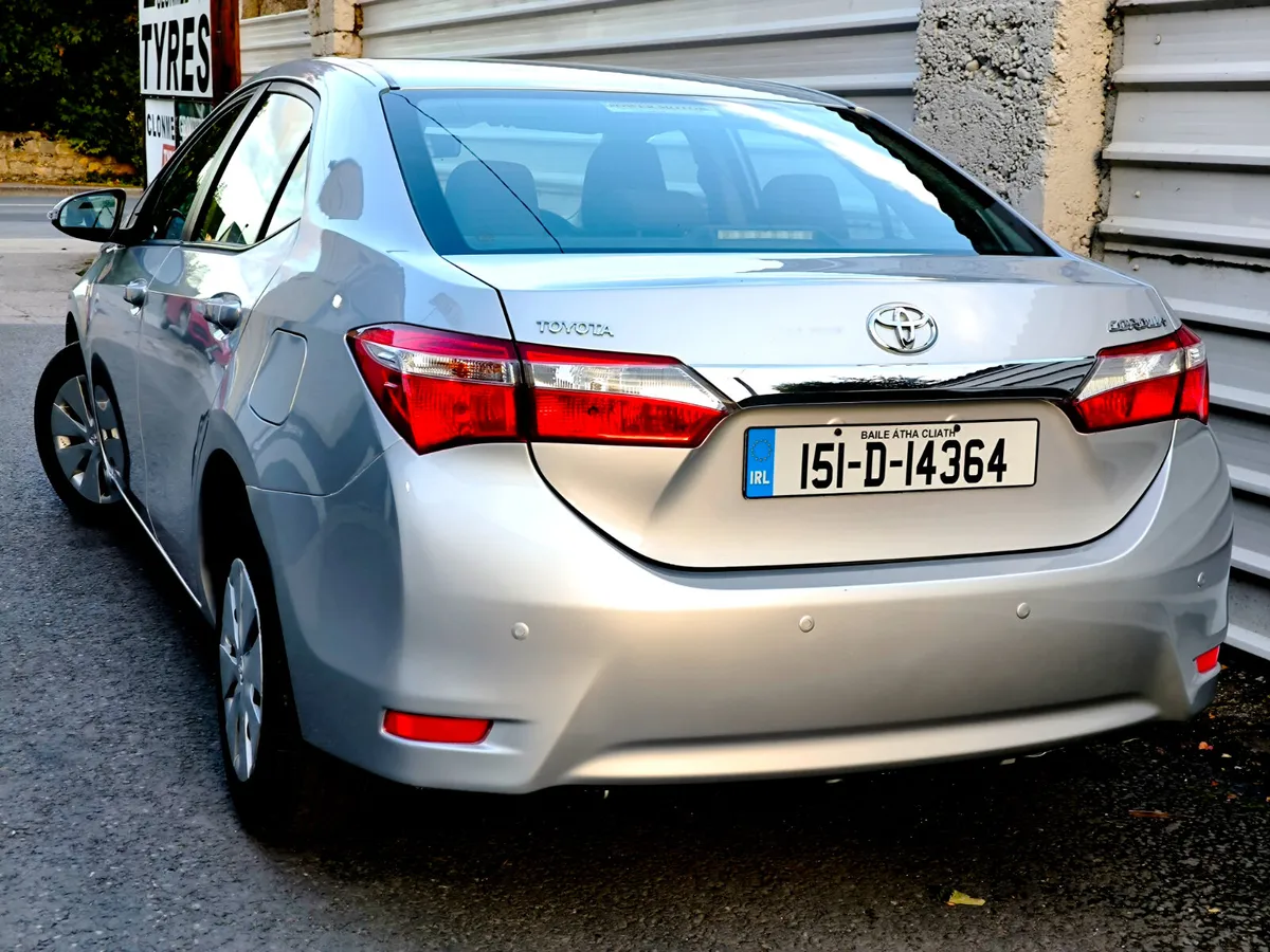 Toyota Corolla 2015 LOW MILEAGE - Image 4
