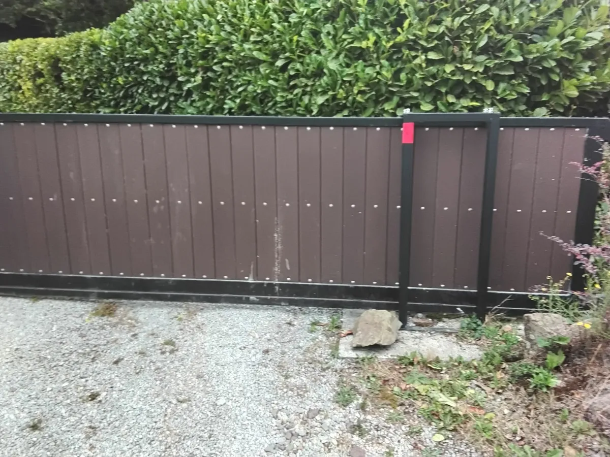 Gate - Image 4