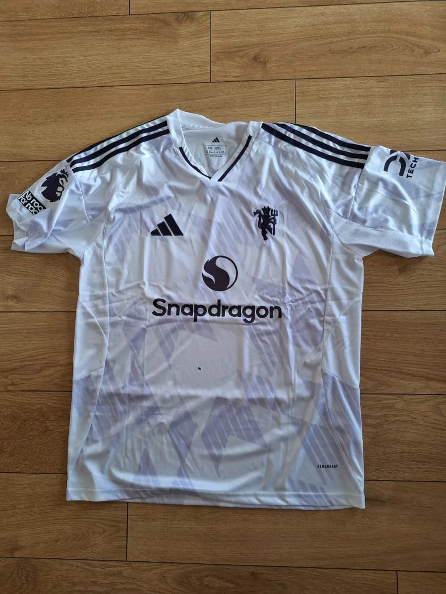 Manchester United Jerseys - Image 2