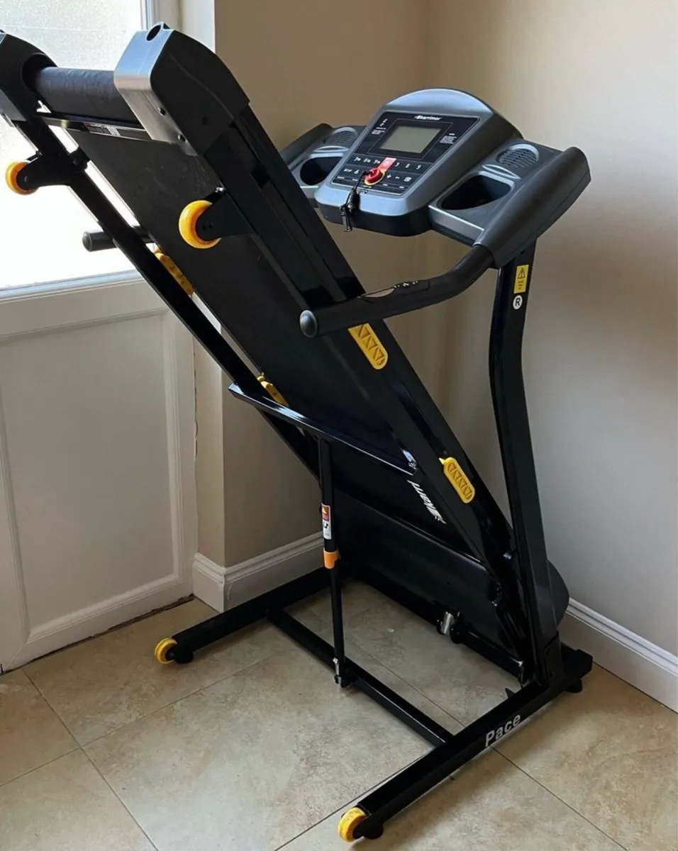Treadmill 1-14km / 1-10% incline - Image 1